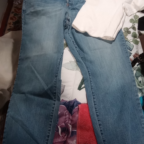 TORRID GIRLFRIEND JEANS . Size 18R - Picture 3 of 4